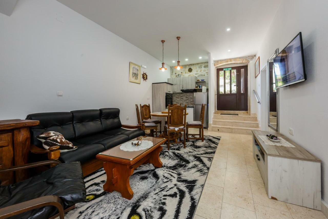 Apartman Lavanda Kaštela Exteriör bild