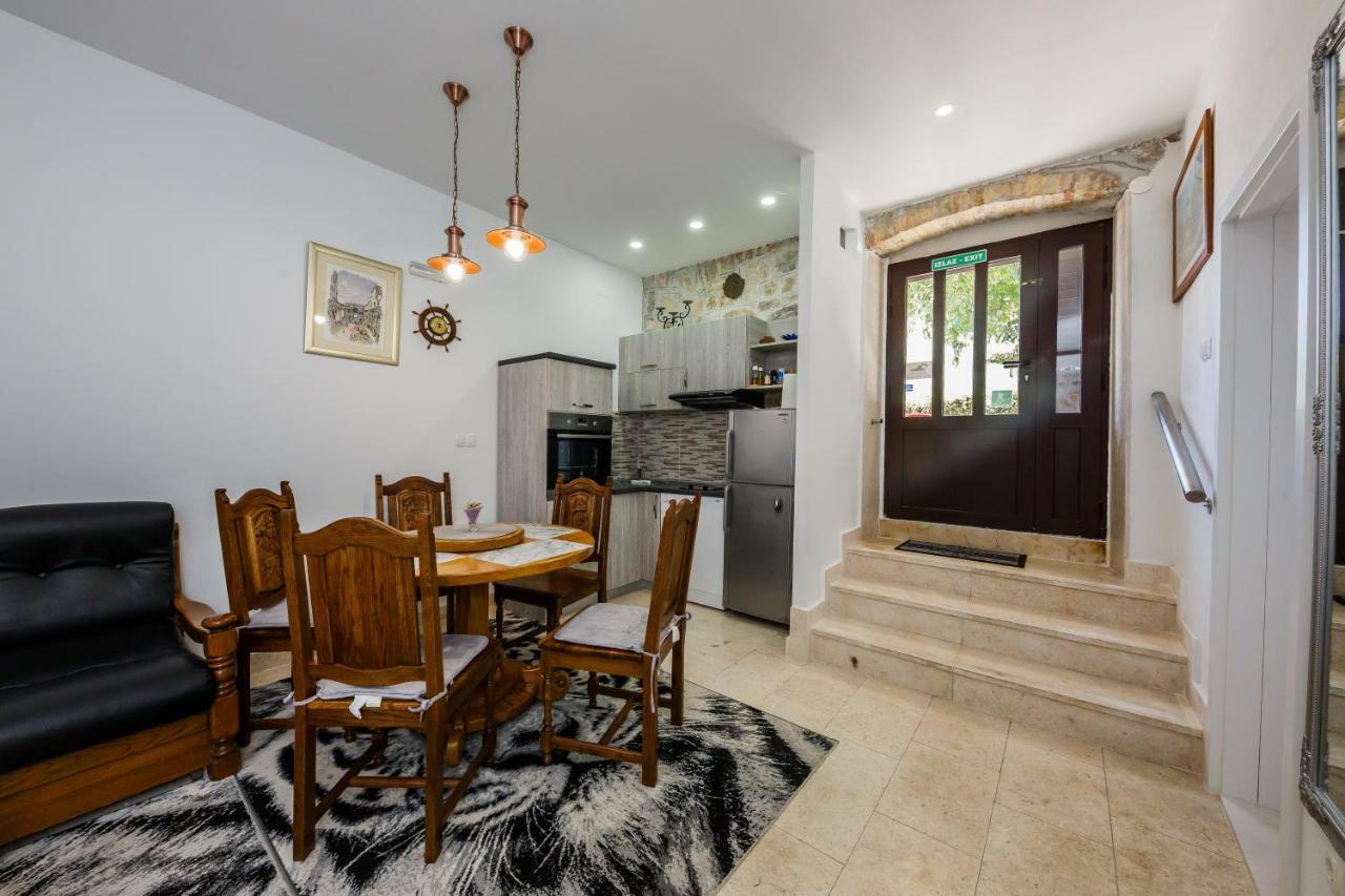 Apartman Lavanda Kaštela Exteriör bild